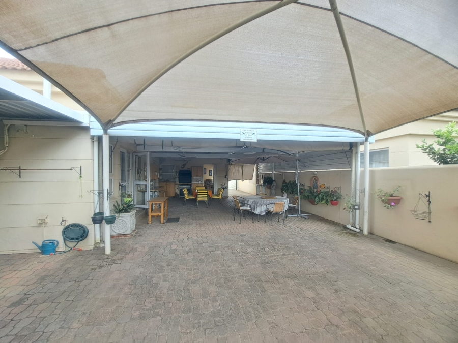 3 Bedroom Property for Sale in Protea Park North West